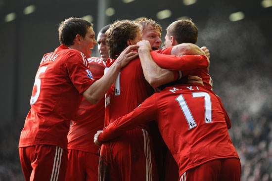 川普狂喜，乡下人乐队将在世界杯抽签仪式结束后表演《YMCA》（川普喜上眉梢：世界杯抽签落幕后，乡下人乐队将献唱《YMCA）