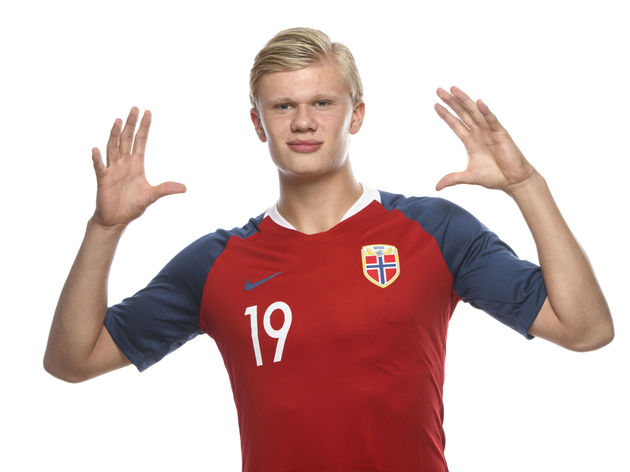 有机会吗？亚马尔19岁前欧冠已进7球，还差3球追平姆巴佩纪录（亚马尔冲击纪录：19岁前欧冠已进7球，距姆巴佩仅差3球）