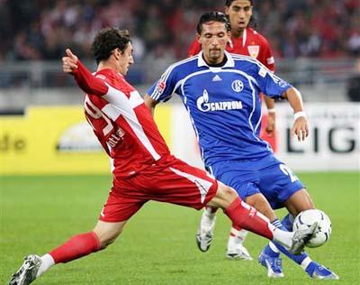 波尔图主帅：踢欧联杯要多进球，想晋级还要再拿5到6分（波尔图主帅：欧联需火力全开，晋级还得再拿5到6分）