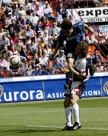 罗马最稳一环还是他，托蒂盛赞门将斯维拉尔，你让其他人怎么混