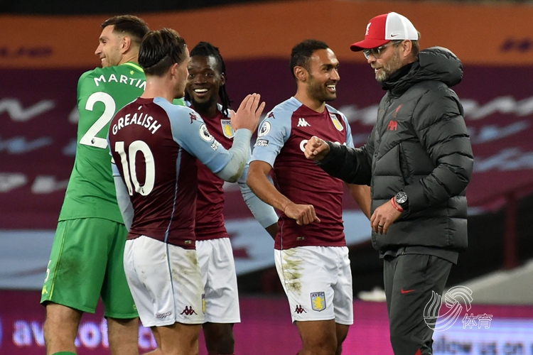 贴脸开大！祖巴茨罚球时，老鹰主场球迷高喊“保罗在哪里？”