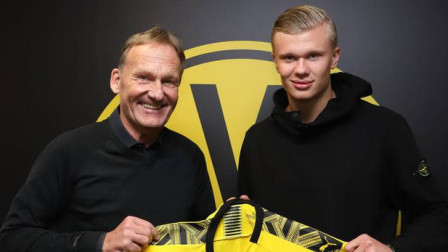 FC26美丽足球：维蒂尼亚、德容领衔，金外脚背夸雷斯马在列（FC26唯美球风：德容、维蒂尼亚领衔，外脚背大师夸雷斯马上榜）