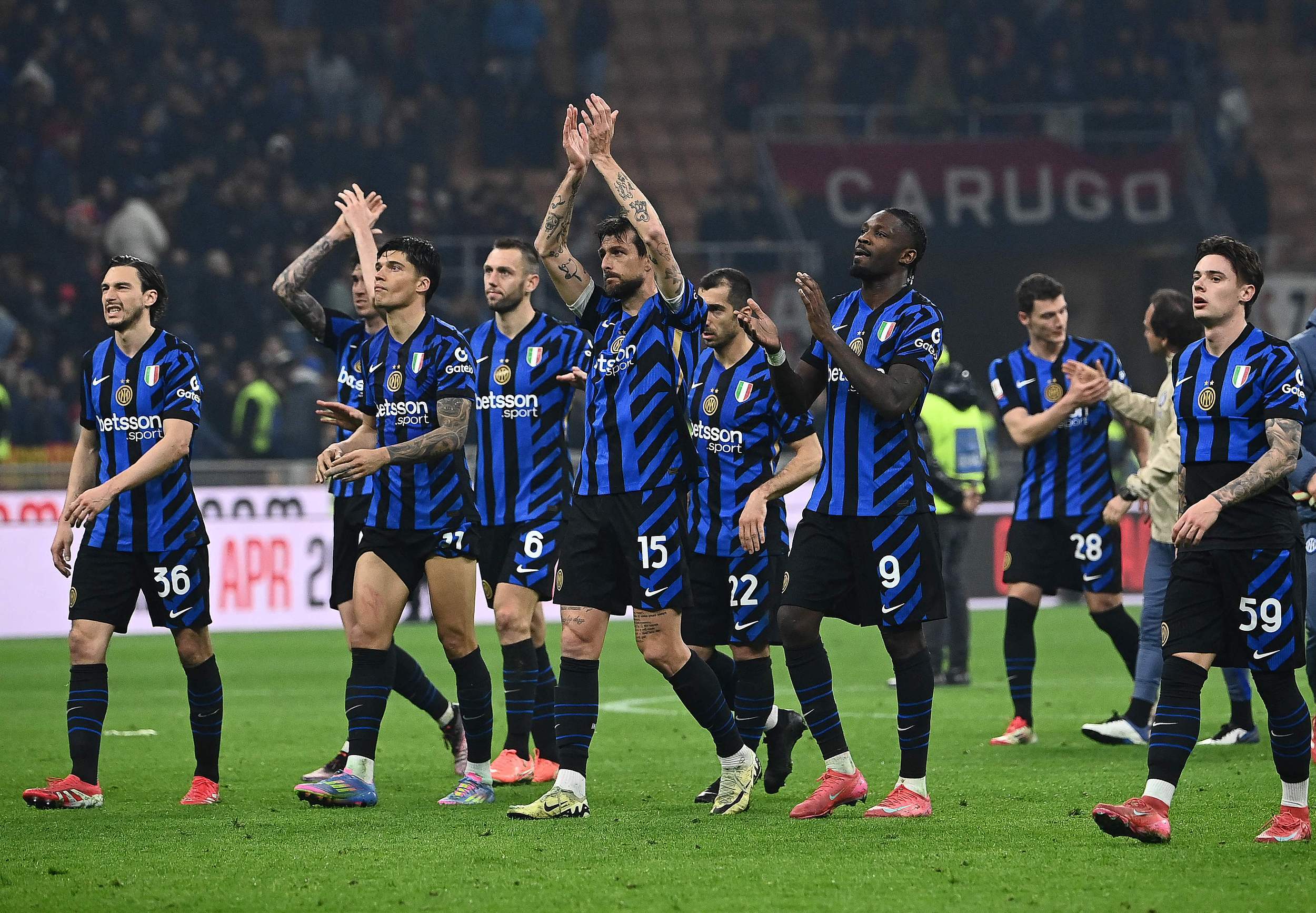 孔帕尼：我有关注曼城希望他们英超夺冠；连胜时我们也要反思（孔帕尼：盼曼城英超问鼎 连胜时也要保持反思）