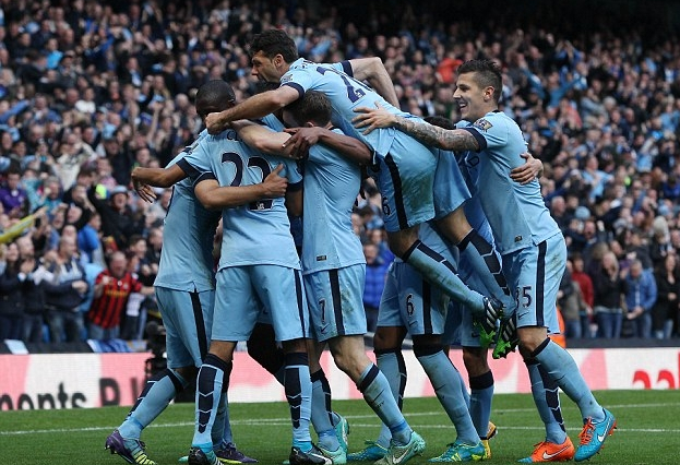 利物浦决定出售萨拉赫，高层认为其已造成不可挽回损失，计划启用塞梅尼奥替代。