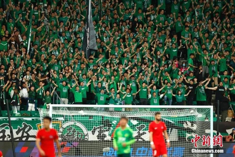 果然！利兹联主场3-1爆冷击败切尔西，利物浦范戴克和萨拉赫下滑（爆冷！利兹联主场3-1击退切尔西，利物浦范戴克与萨拉赫状态下滑）