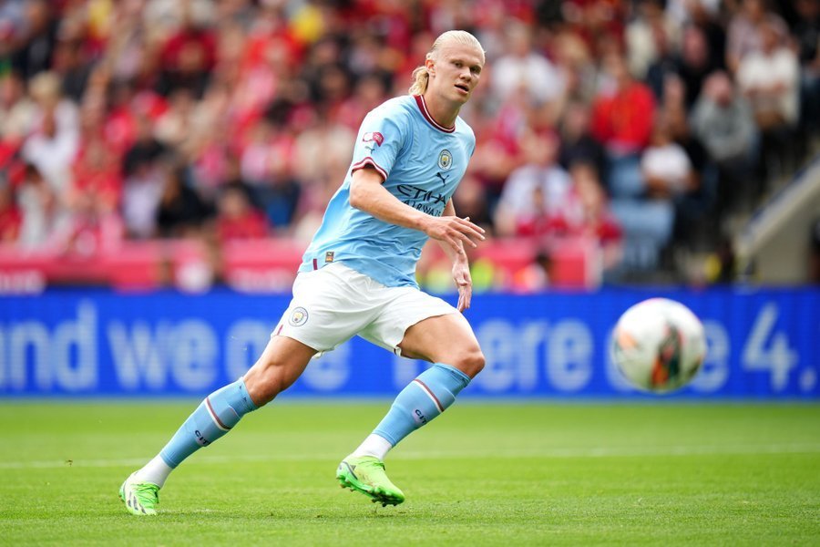 邮报：新主场用地估值存在分歧，曼联可能先买一部分土地开建（邮报：新球场用地估值有分歧，曼联或先购部分地块动工）